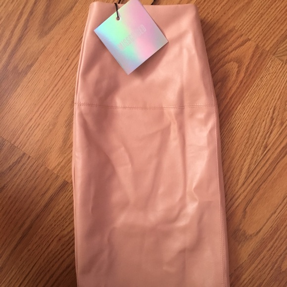 Missguided Nude mini skirt - Picture 5 of 6